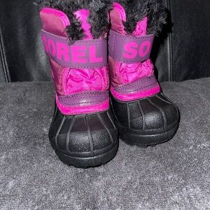 Sorel Fuchsia and Black Snow Boots Size 4